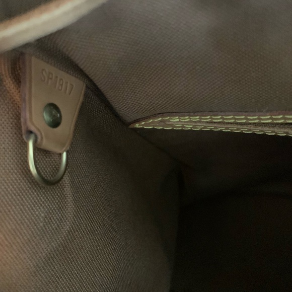 DISCONTINUED Louis Vuitton Montsouris backpack in brown monogram canvas. - Picture 8 of 16